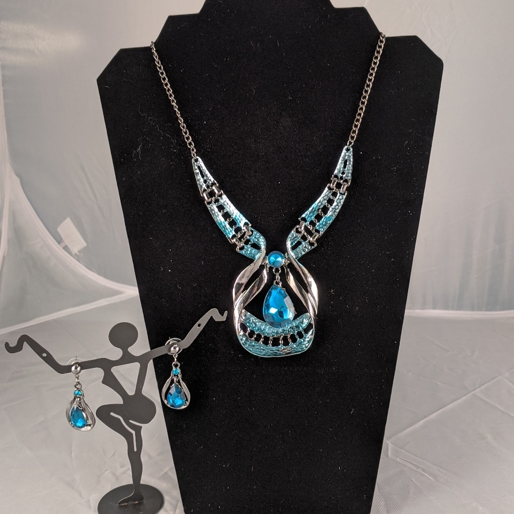 Ombre Statement Necklace and earrings
